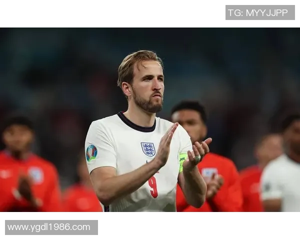 2025年全球最受欢迎足球明星排名 前十球员的实力与影响力分析